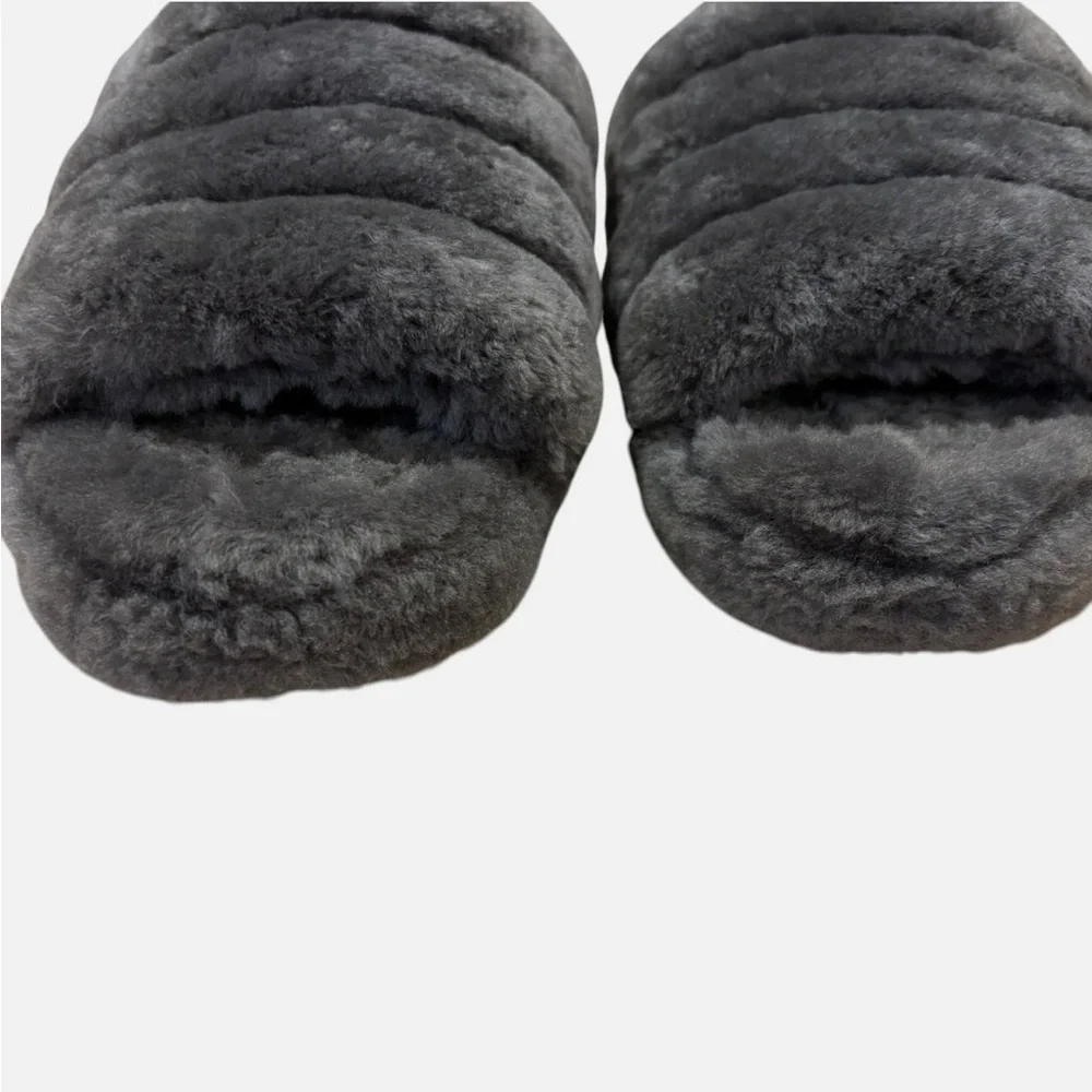 UGG excellent gently